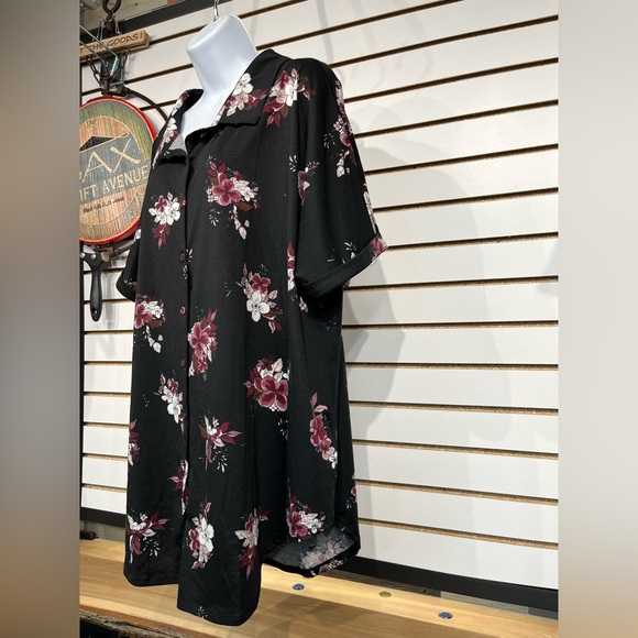 LuLaRoe XL button-down Charlie top - Picture 3 of 8